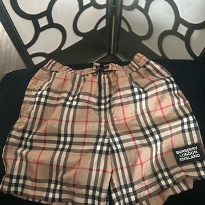 Burberry Kids trunk Checkered Shorts - Beige and Red